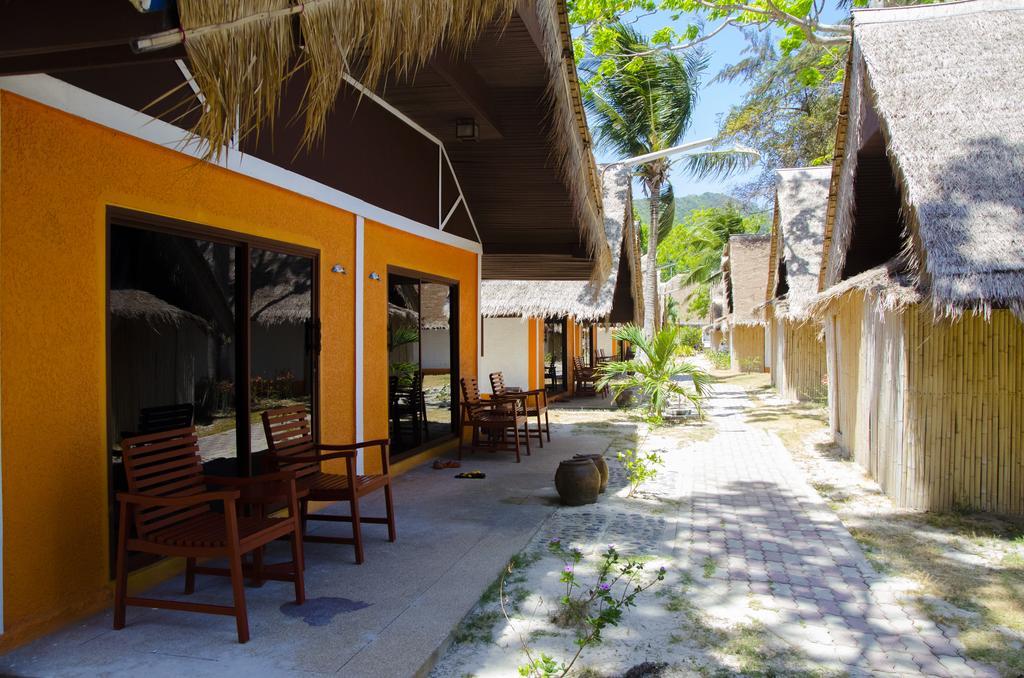 Coral Island Resort Phuket Bagian luar foto