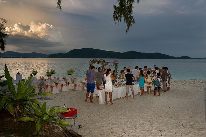 Coral Island Resort Phuket Bagian luar foto