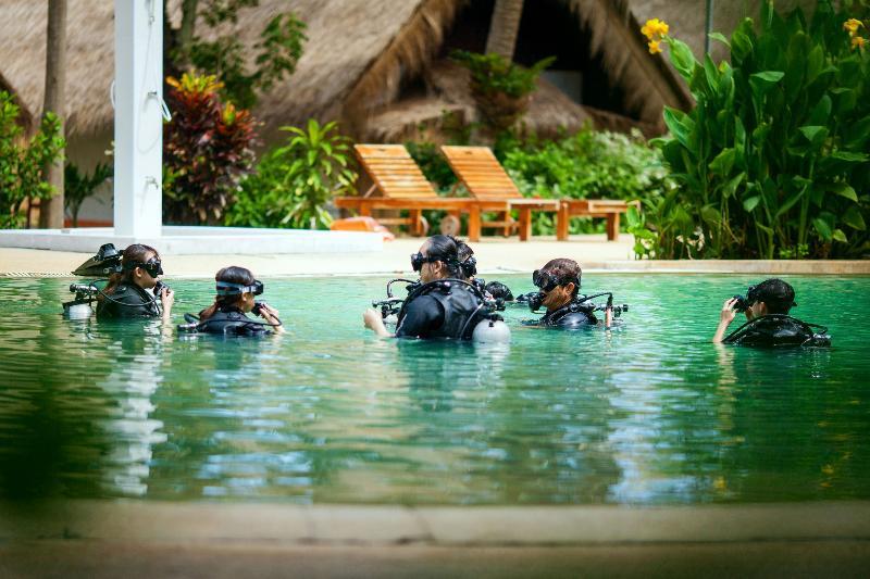 Coral Island Resort Phuket Bagian luar foto