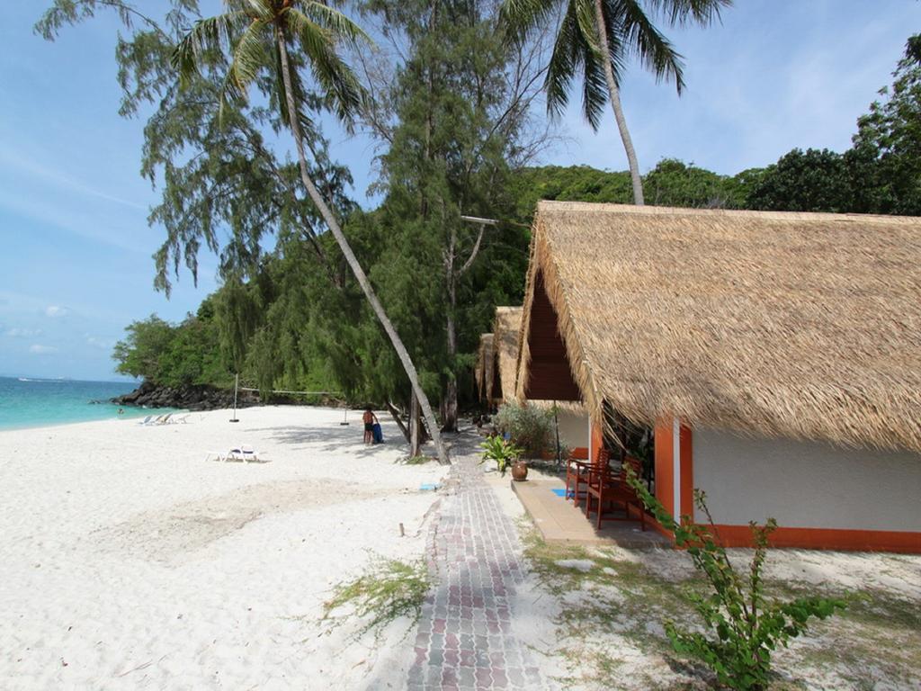 Coral Island Resort Phuket Bagian luar foto